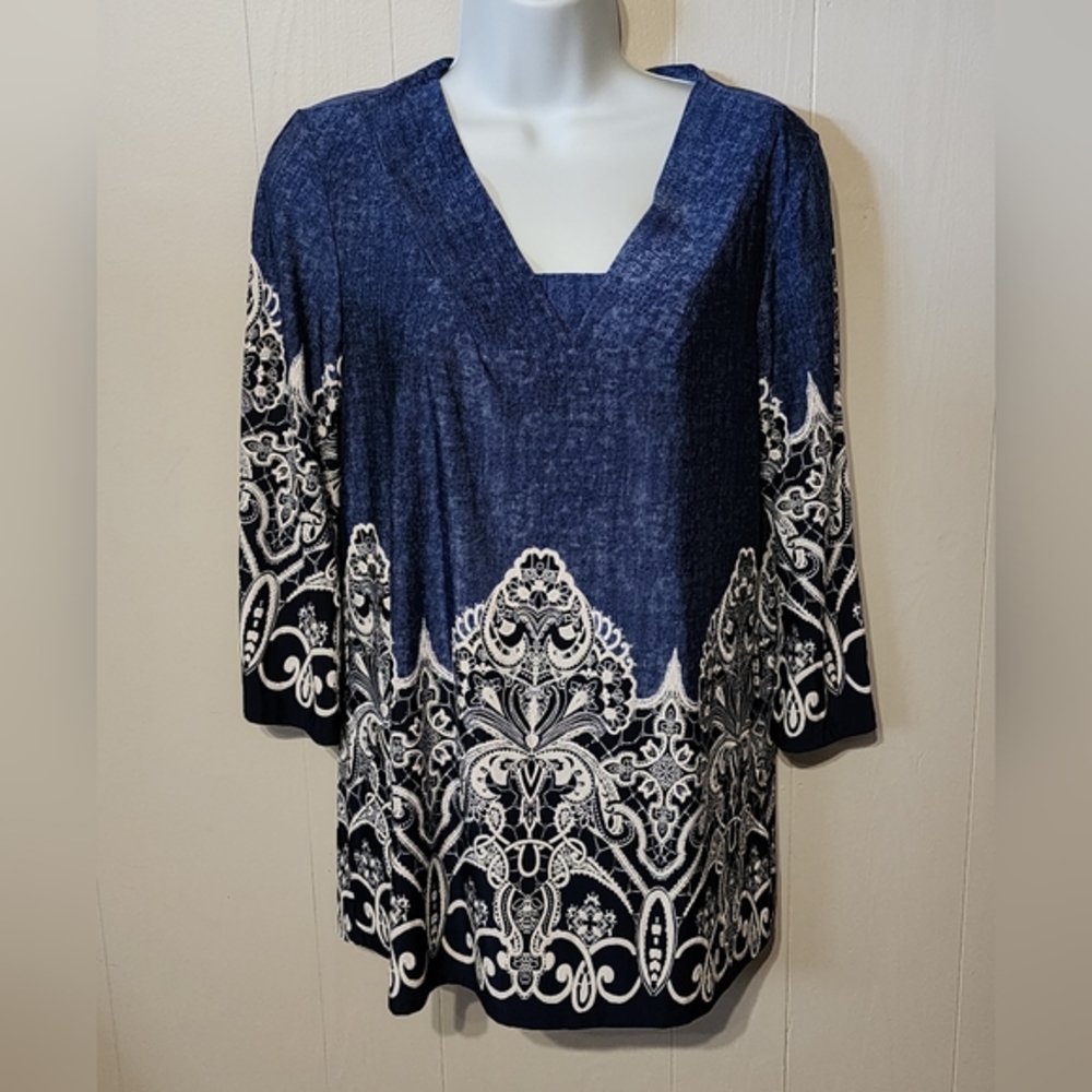 CB Established 1962 Blue Tunic White‎ Paisley Print VNeck Small A359